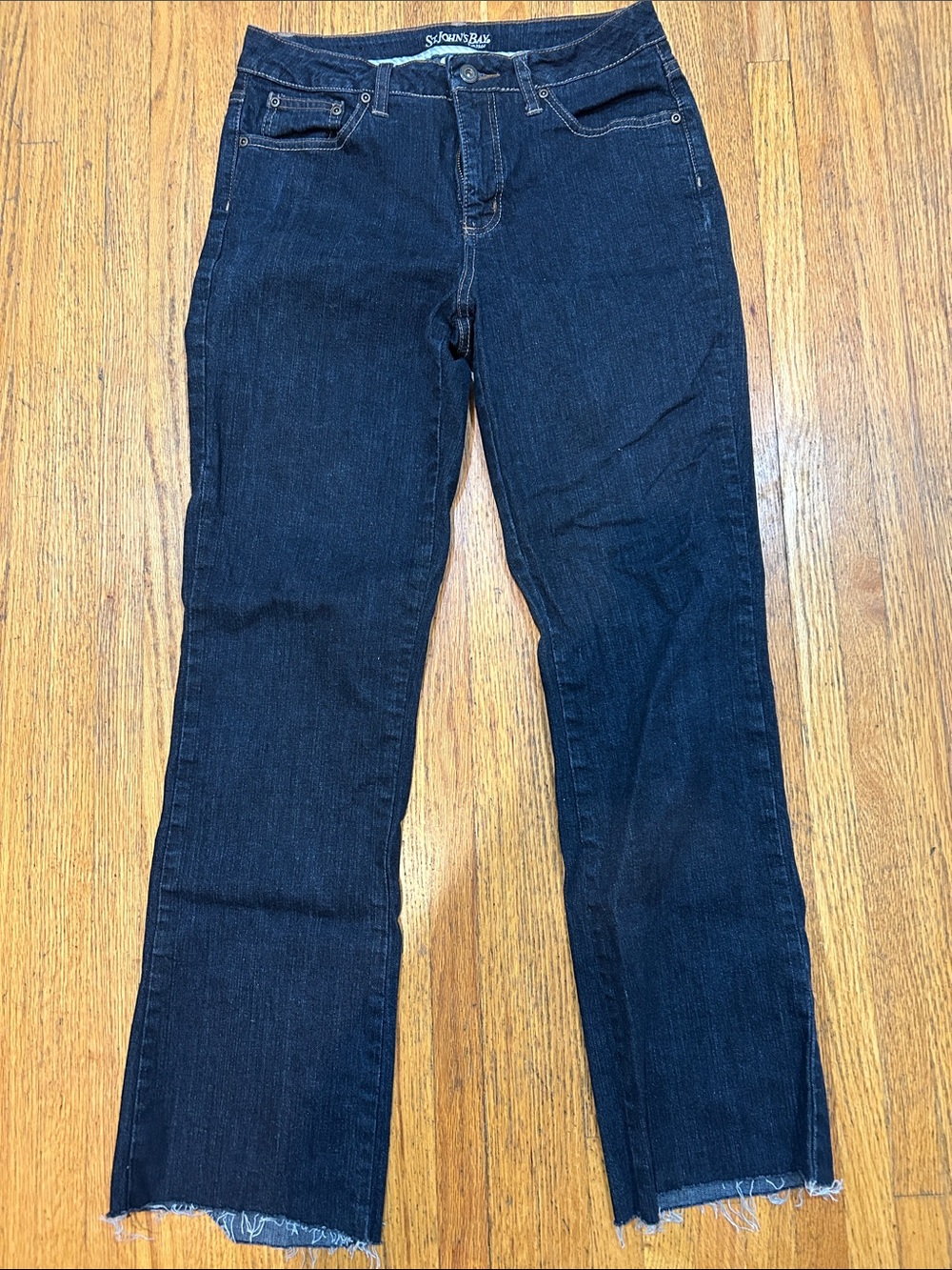 St. John's Bay Dark Indigo Straight-Leg Jeans. Womens size 8
